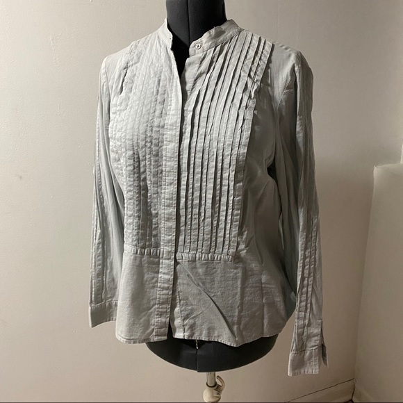 Banana Republic Tops - Banana Republic gray button down pleated top.